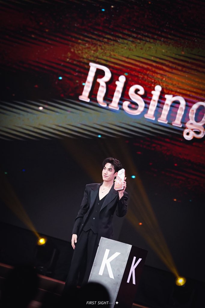 𝘍𝘐𝘙𝘚𝘛 𝘚𝘐𝘎𝘏𝘛── .✦ tweet media