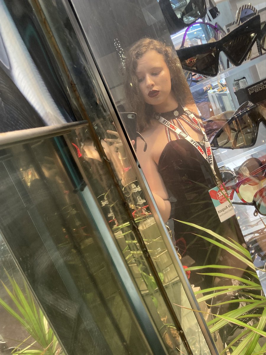 Angela August - XBIZ MIAMI tweet media