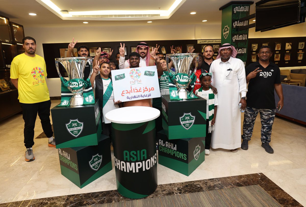 syndrome_sa's tweet photo. ختام بطولة النجاح لذوي متلازمة داون لكرة القدم على مستوى جده التي نضمتها جمعية متلازمة النجاح واستضافة ورعاية من النادي #الأهلي على صالة الألعاب المختلفة بالنادي بمشاركة ٧ فرق من مراكز رعاية  ذوي #متلازمة_داون .
وتعد البطولة الأولى من نوعها على مستوى المملكة ونجحت في كونها مبادرة إنسانية واجتماعية الهدف منها التوعوية عن أهمية الاهتمام بمتلازمة داون ودمجهم في المجتمع كـ أفراد فاعلين.

@waleedalfarraj
@ActionMa3Waleed
@saudiFF
@k_alshenaif
@Rabanalsafena
@ALAHLI_FC
@Saudi__Platform
@HRSD_SA