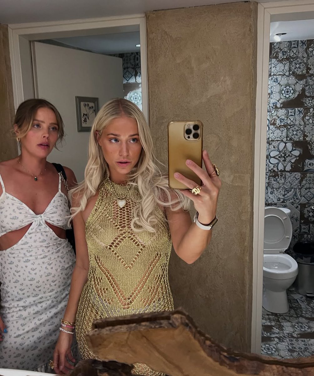 KLARA HAMMARSTRÖM tweet media
