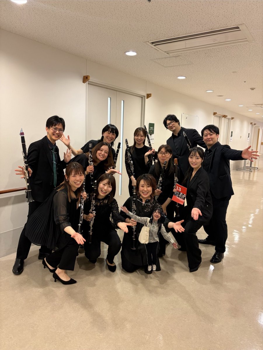 zunazunari's tweet photo. 昨日SWTの公演が終わりました🙇ご来場誠にありがとうございました！
チューバ界の方々が沢山聴きにいらしていたようですね🧐そりゃ聴きにくるよなっていうスーパープレイヤーたちですからね。
そんな歴史に残る一夜に関わる事ができて幸せです！
クラリネットパートの方々お世話になりました！！
#SWT https://t.co/SUTURFxK20