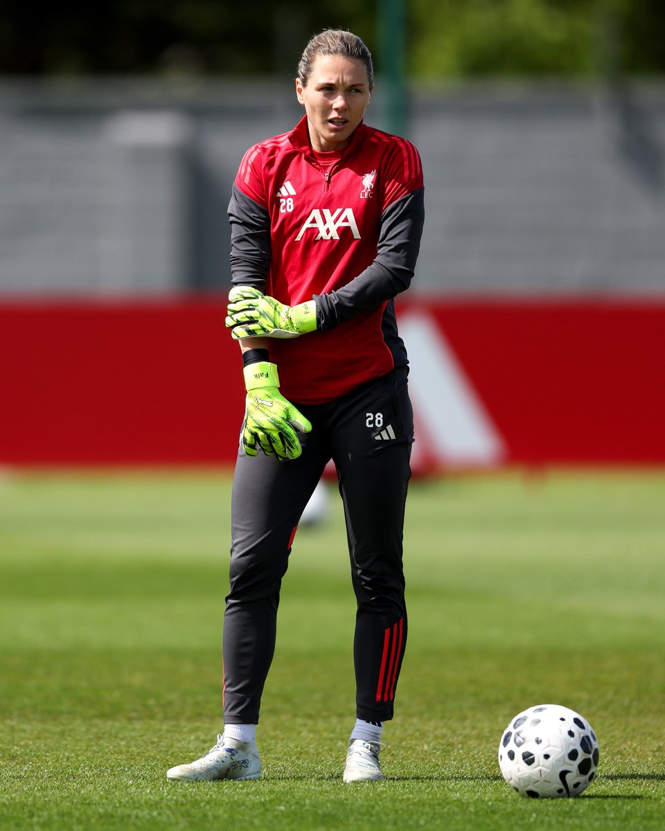 LiverpoolFCW's tweet photo. Preparing for the final day ☀️