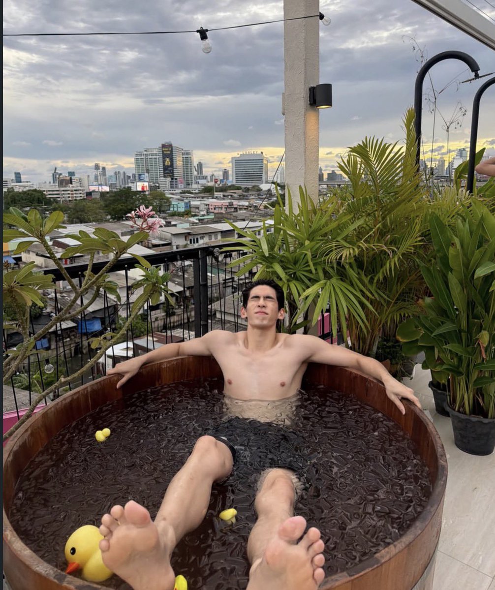 BL Feet tweet media