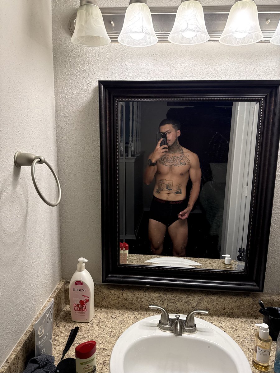 RullisTX's tweet photo. @NickBuys95 Am I worthy enough to sell?… 🥺 https://t.co/BsA0N1DSBd
