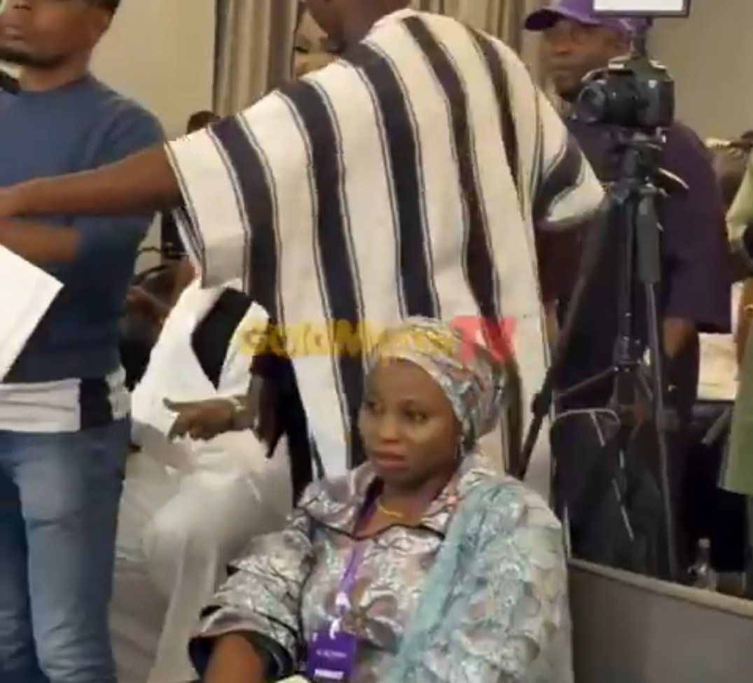 foduboni's tweet photo. @Usmanashafe Watch this woman well, she be alabosi 🙄🙄🙄 https://t.co/K8Pj9Jt6Ev