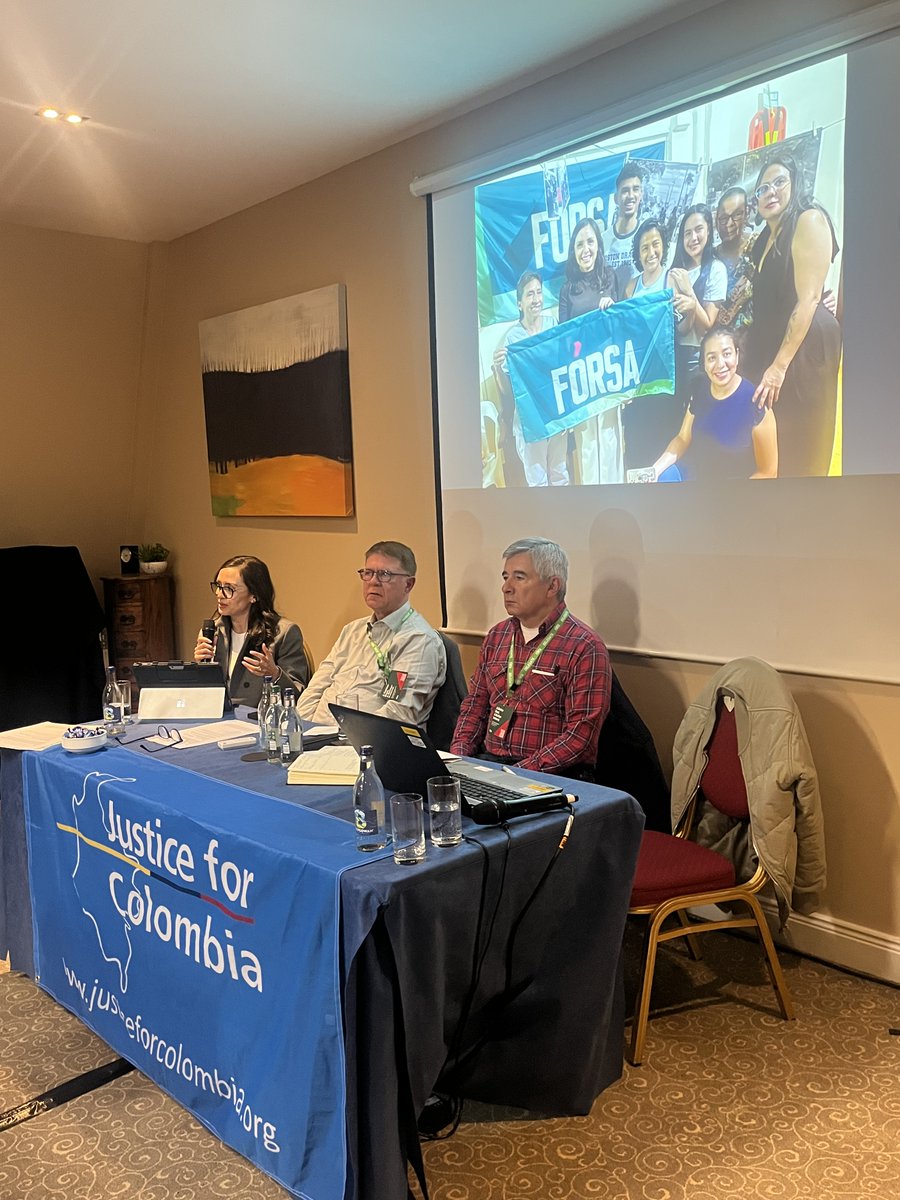JFColombia's tweet photo. Packed JFC fringe at @forsa_union_ie conference in Killarney!

Our visitor @JairoRamirezh of @usofrenteobrero oil workers union thanked Fórsa members for their solidarity ahead of Colombia's crucial 31 May election. 

As always, fantastic support for JFC's campaign work! 🇮🇪🤝🇨🇴 https://t.co/sJeqUm6aom