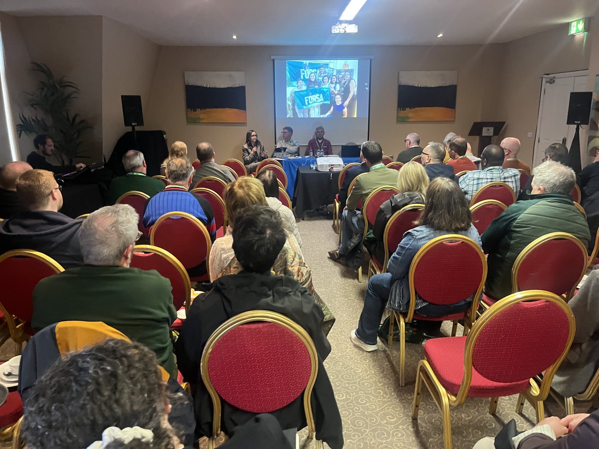 JFColombia's tweet photo. Packed JFC fringe at @forsa_union_ie conference in Killarney!

Our visitor @JairoRamirezh of @usofrenteobrero oil workers union thanked Fórsa members for their solidarity ahead of Colombia's crucial 31 May election. 

As always, fantastic support for JFC's campaign work! 🇮🇪🤝🇨🇴 https://t.co/sJeqUm6aom