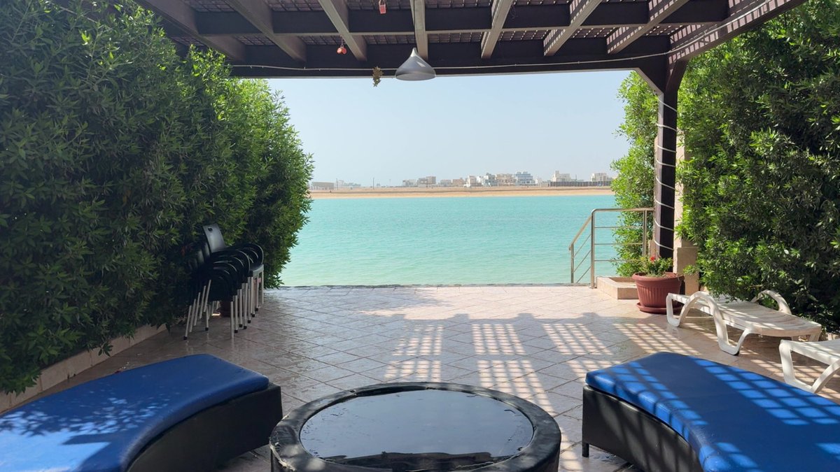 Maybeabusultan's tweet photo. Welcome summer 🌊 https://t.co/fCa2xVBJV4