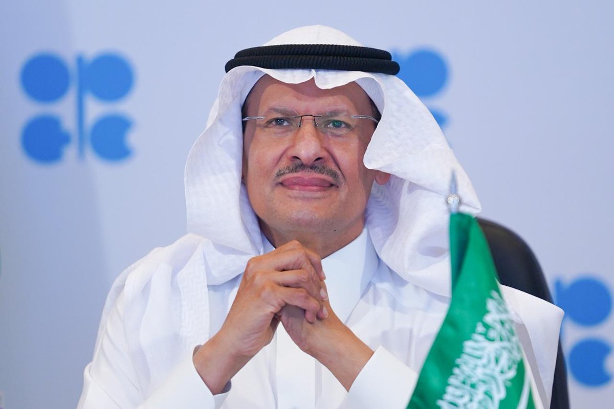 M0SC0W0's tweet photo. وزير البترول المصري كريم بدوي:

الأمير عبدالعزيز بن سلمان هو الزعيم الملهم في قطاع الطاقة على مستوى العالم. https://t.co/1VLvDhoeRH