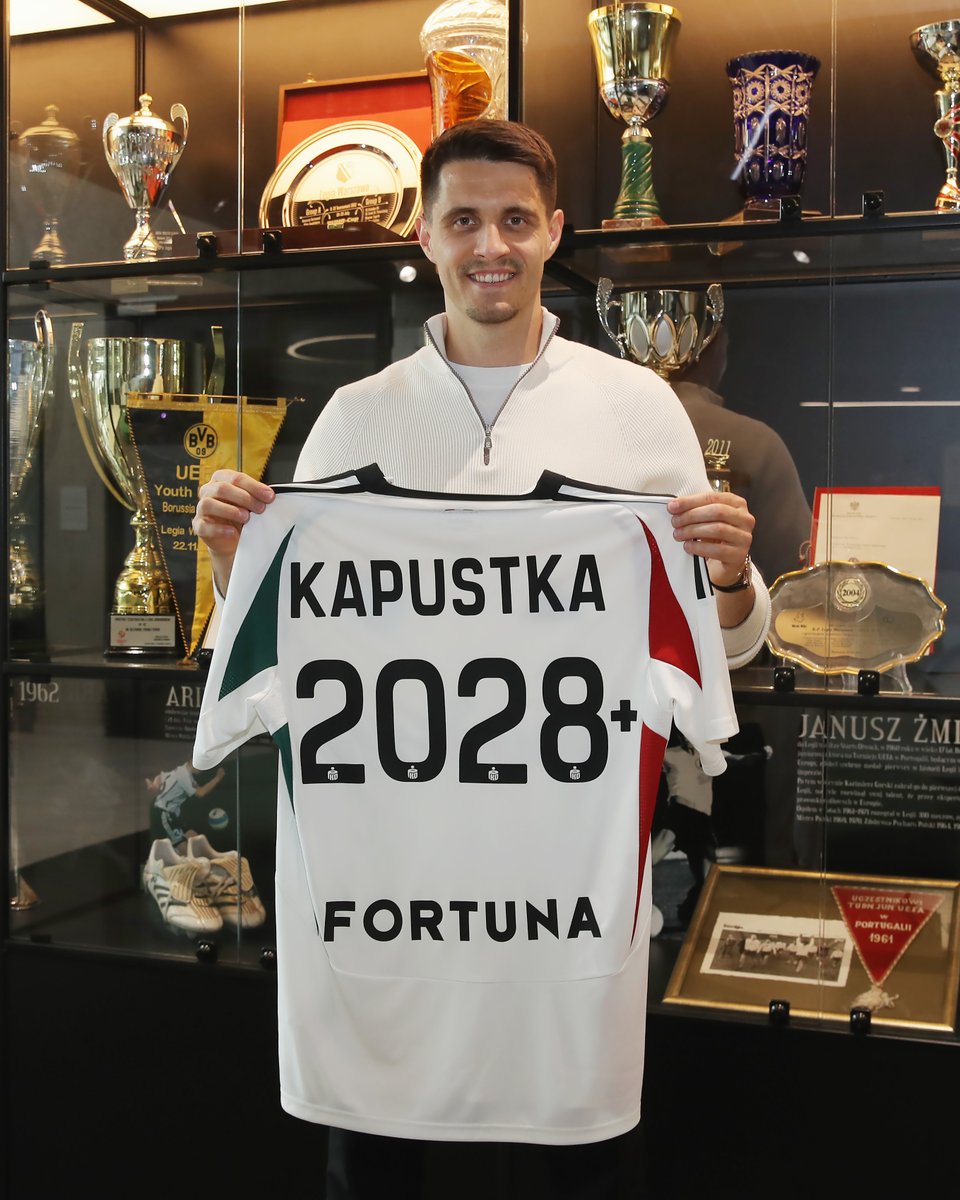 Legia Warszawa tweet media