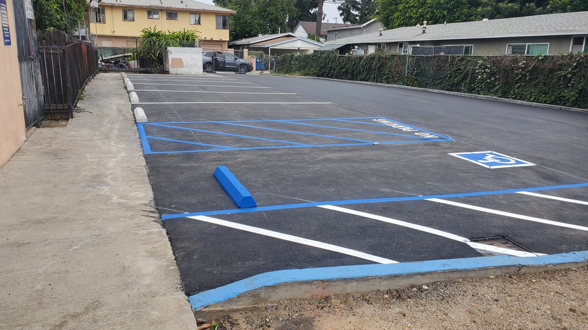Asphalt_Pro's tweet photo. Empire Parking Lot Services' experienced maintenance division was completing an asphalt overlay and striping for Bill's Market in Santa Ana. Do you have damaged asphalt and faded striping? Check us out on Google or Yelp! https://t.co/M1BMe8y66f