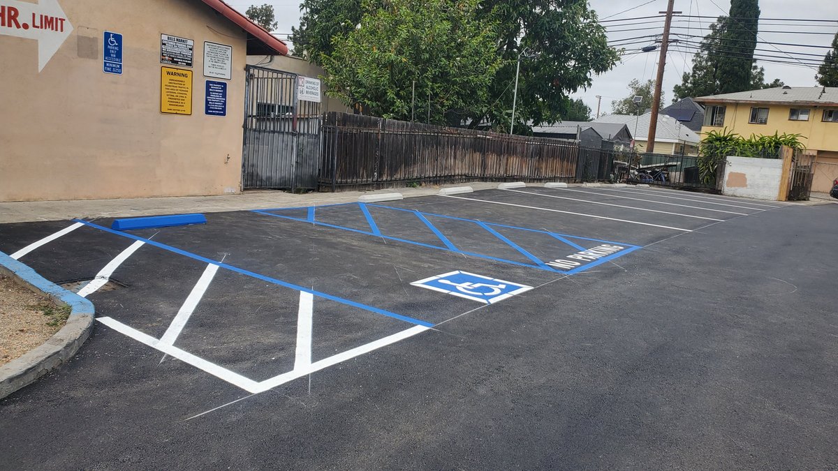 Asphalt_Pro's tweet photo. Empire Parking Lot Services' experienced maintenance division was completing an asphalt overlay and striping for Bill's Market in Santa Ana. Do you have damaged asphalt and faded striping? Check us out on Google or Yelp! https://t.co/M1BMe8y66f
