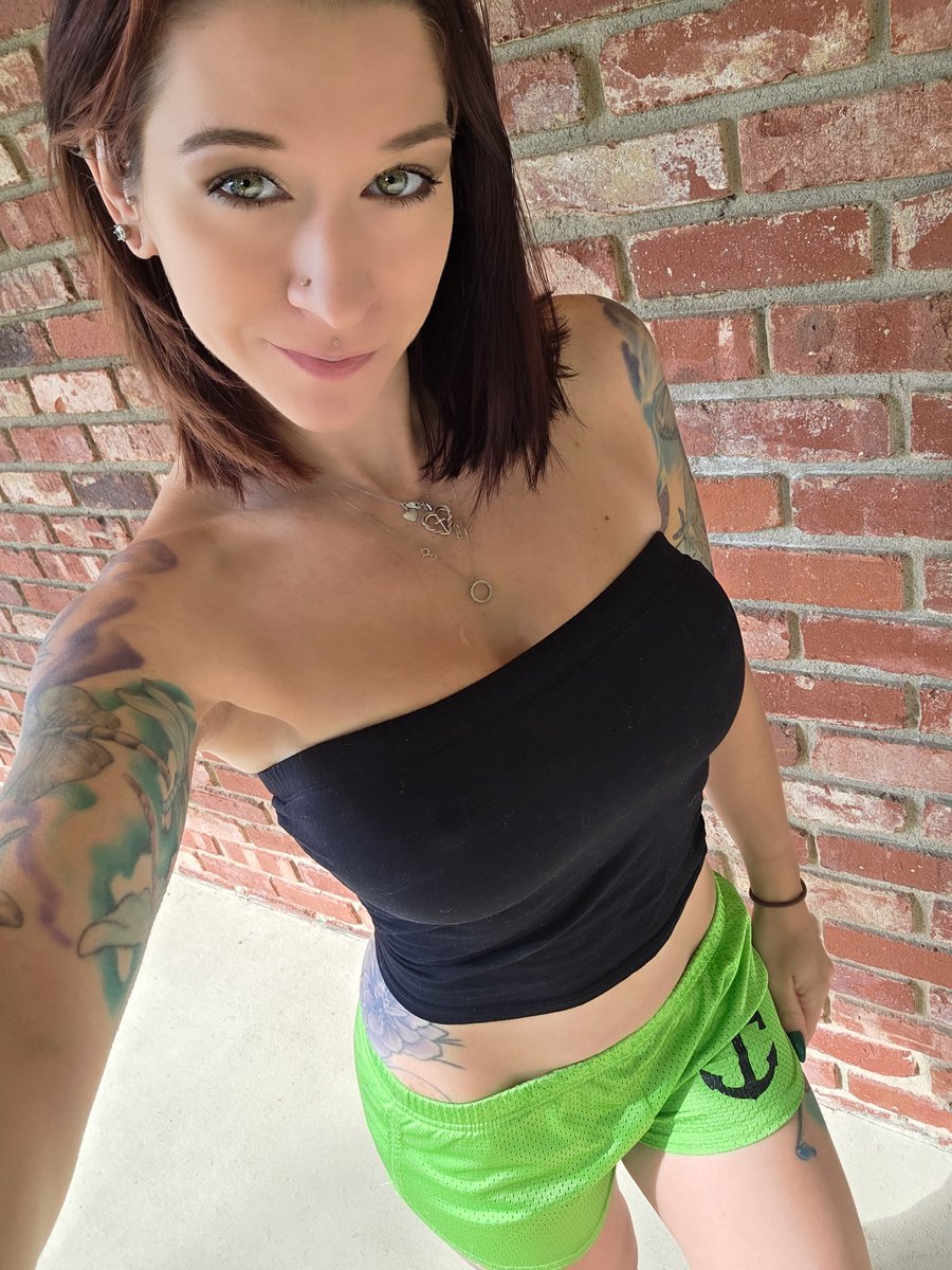 Toxic Raine tweet media