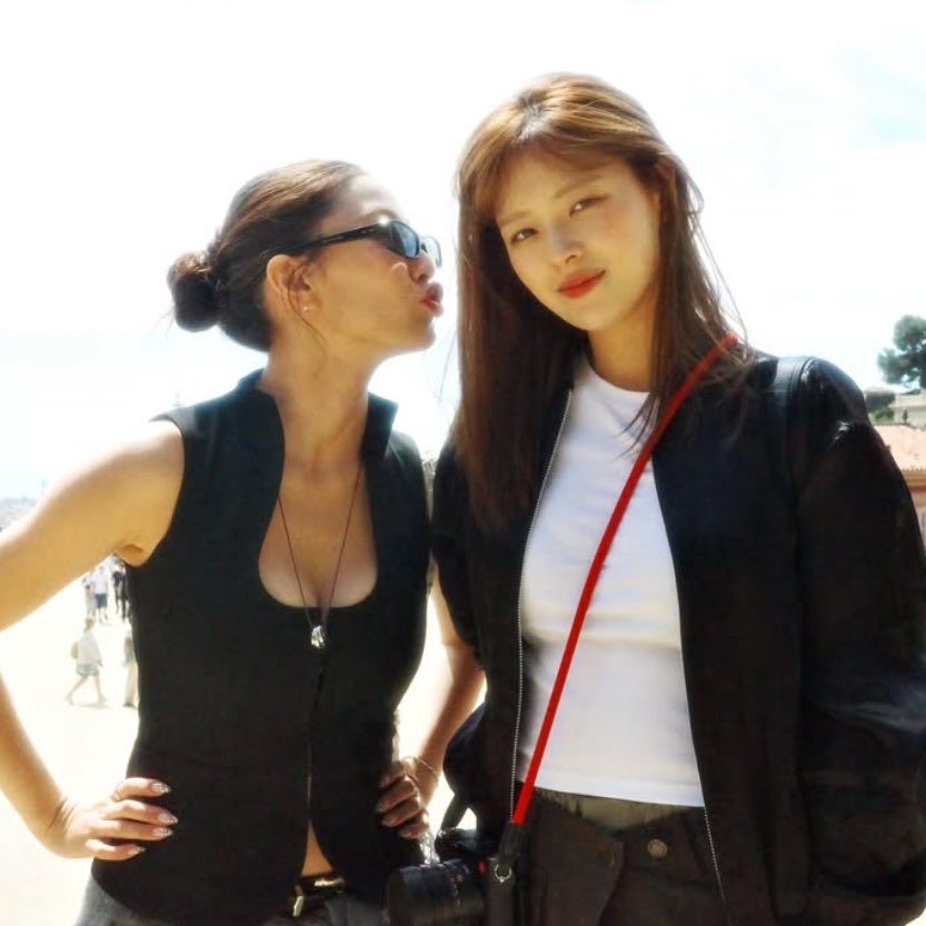 #1 jeonghyo kiss defender tweet media