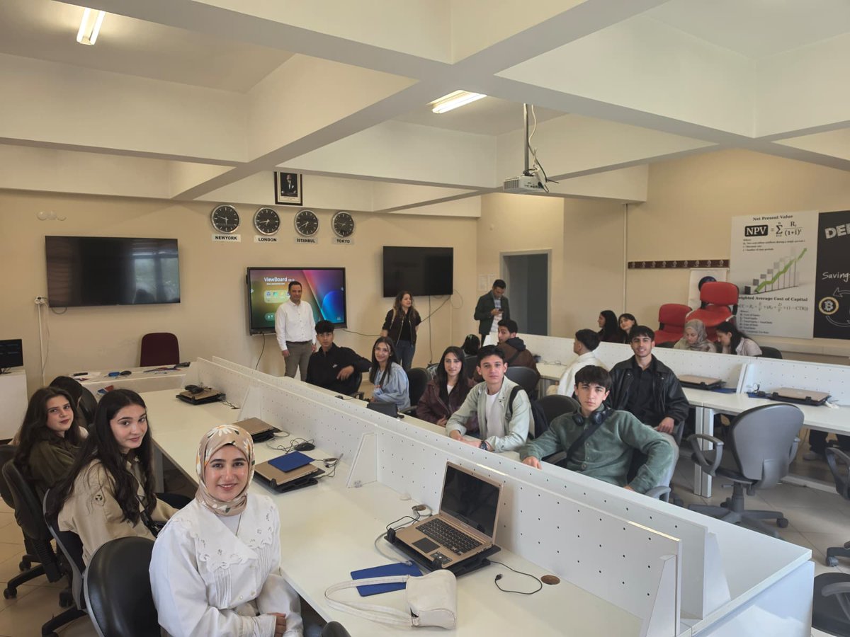 aicuiibf's tweet photo. Semerkant Ticaret Mesleki ve Teknik Anadolu Lisesi öğretmen ve öğrencileri, fakültemize ziyaret gerçekleştirdi. 

Düzenlenen program kapsamında öğrencilere fakültemizin akademik yapısı, eğitim olanakları ile sosyal ve bilimsel faaliyetleri hakkında kapsamlı bilgilendirme yapıldı. https://t.co/f3ONnSzi7q