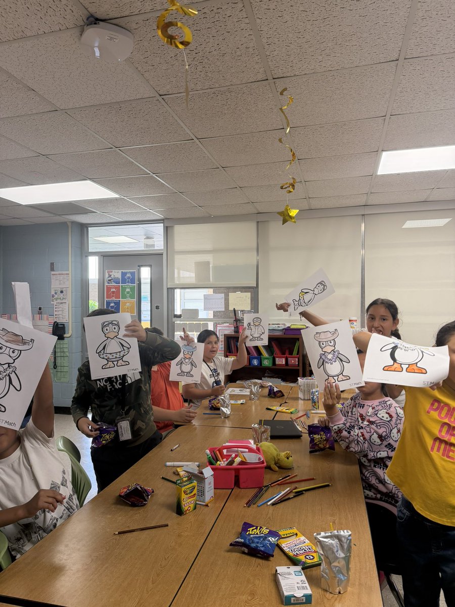 CastroMs95's tweet photo. Celebrating 100% @STMathTX  They Learn a lot with Jiji this year 4th Grade will be unforgettable 🐧 https://t.co/NDxSfgjKPy