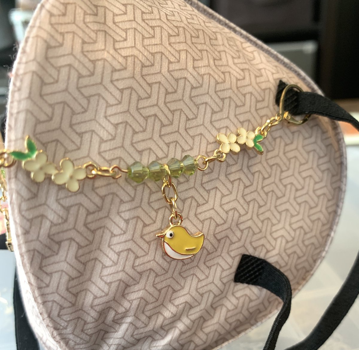 yumyum_tam's tweet photo. Made a new mask chain 😊 Feeling like a canary in a coal mine sometimes 😬
Lots of airbourne diseases out there as well as air pollution. Now’s a great time to start masking again😷 
ZimiAir mask @zhouliang_mask @RackMask https://t.co/dIYHInoZ5f