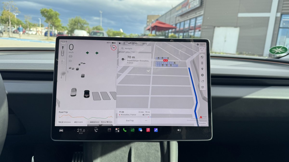 TeslaStars✨ tweet media