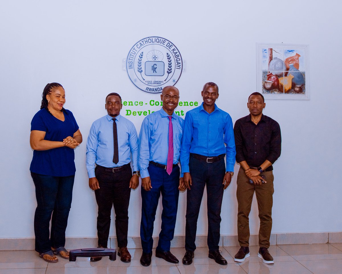 ICKKabgayi's tweet photo. Today, our DVCAF, Father Dr. J.M. Vianney Samarwa, received Dr. Uchena Ekwo, President of @CMPImedia. They discussed the ongoing partnership between @ICKKabgayi and @CMPImedia and explored opportunities for collaboration within the Faculty of Journalism and Communication Studies. https://t.co/6zMcdQaIJJ