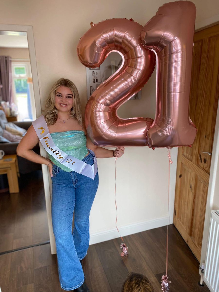 Birthday Girls tweet media