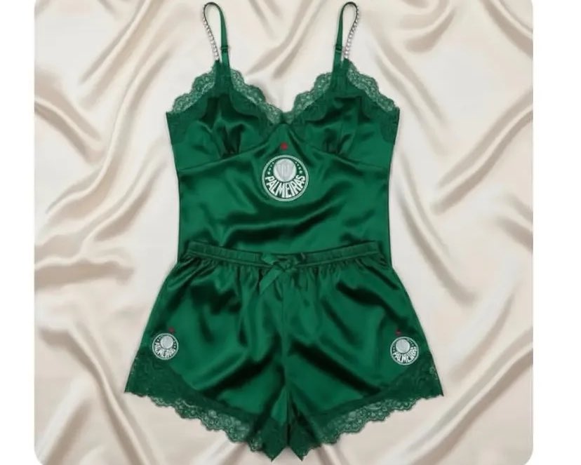 Palestrinasss's tweet photo. Imagina chegar em casa, e ela estiver vestida assim: https://t.co/HnzFICB73H