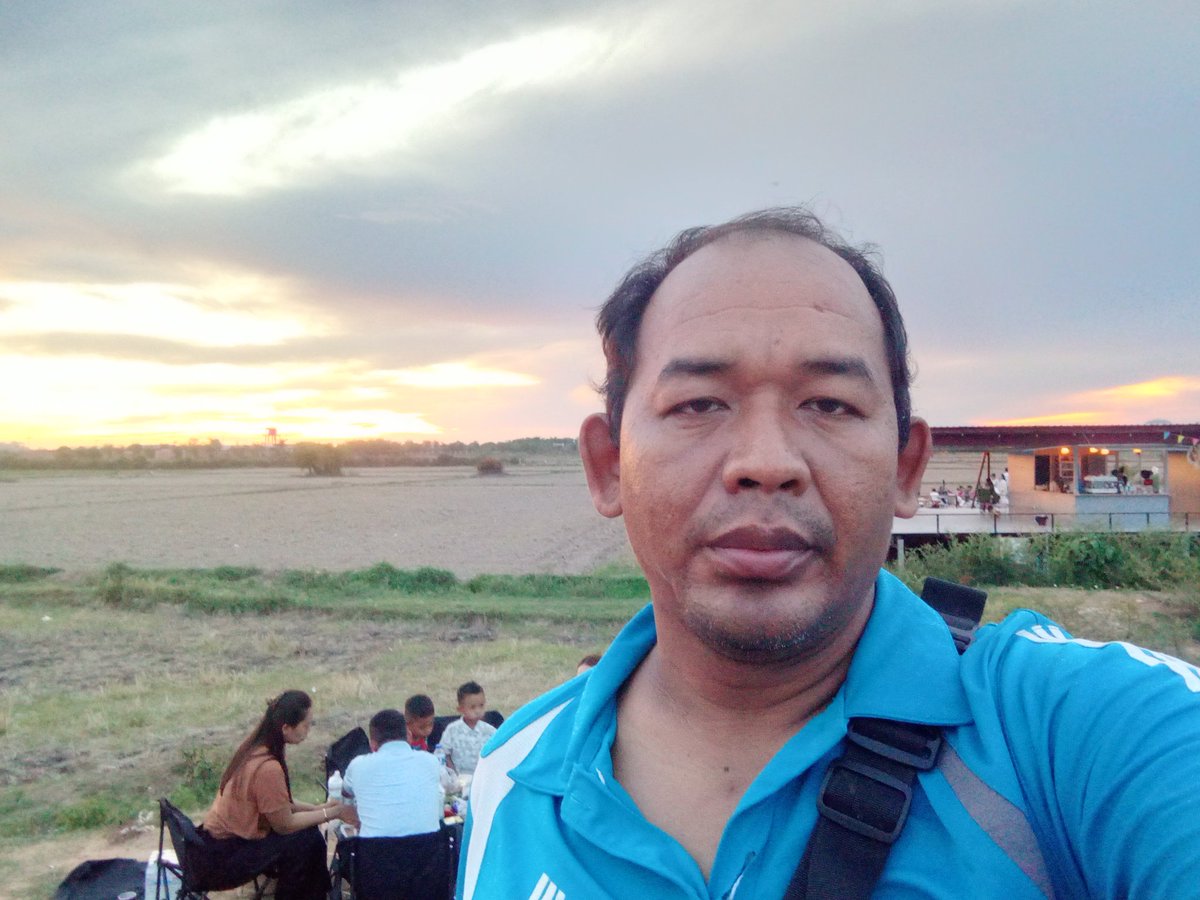 SysokhaSin's tweet photo. Rice field during drying season , beautiful view with sunset . It is good time for spending time to relax with the nature https://t.co/P3iU1aLkP7