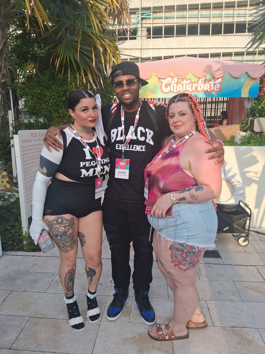 J-Ride| XBIZ MIAMI 📸💎 tweet media