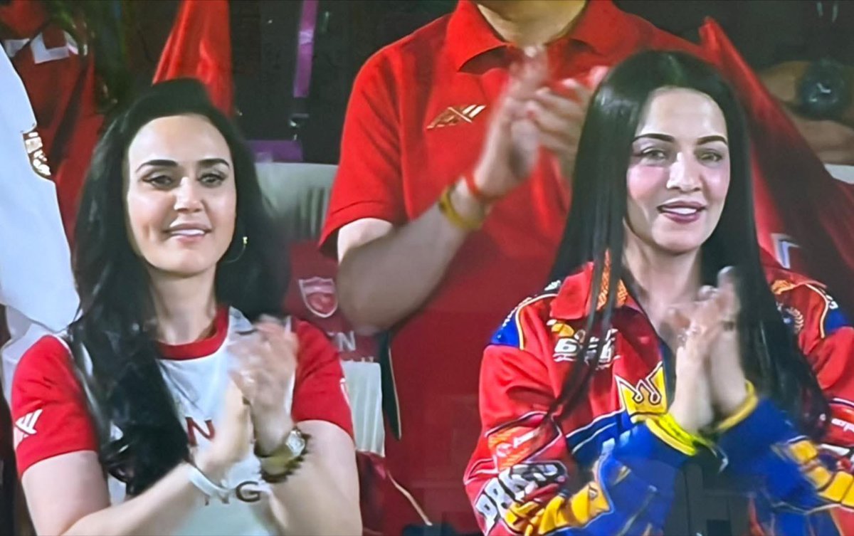 Preity Zinta Fandom tweet media