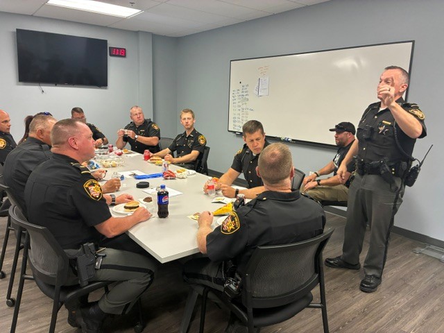 WCSO_Ohio's tweet photo. As Police Memorial Week continues,  our very own Chaplain Prows and members of Urbancrest Baptist Church provided our staff with an awesome lunch, fresh off the grill.

Thank you! Your continued support is much appreciated. https://t.co/FY3kDlawDt
