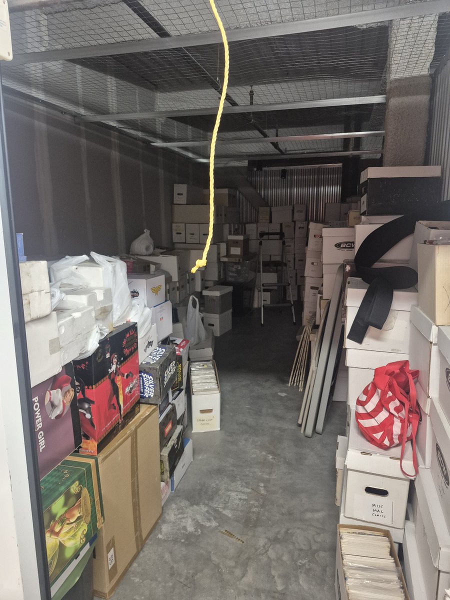 ComicsStatues's tweet photo. Gonna be a long day. 

#comics #comicbooks #comiccollection #buyingcomics #sellingcomics https://t.co/CAJVVTLsuG