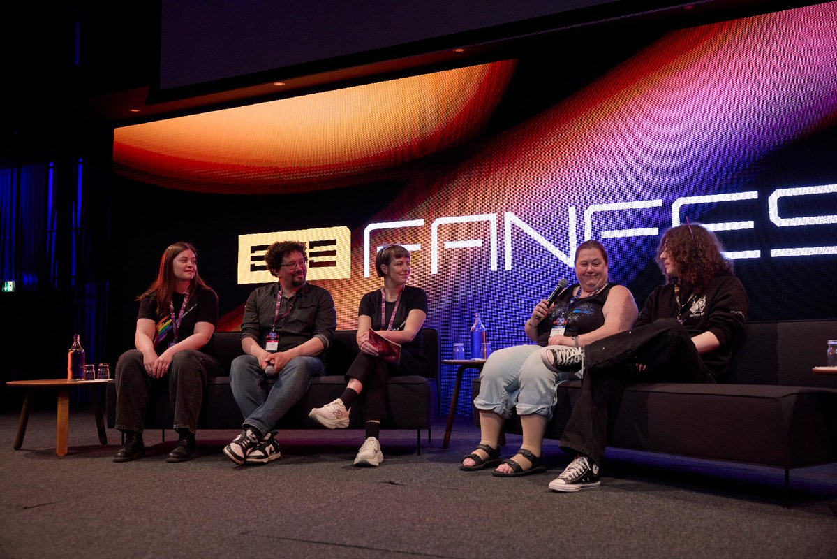 EVE Online tweet media