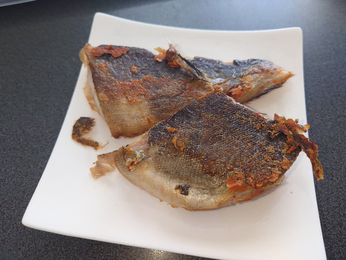 hirokun_saitou's tweet photo. #おうちごはん　ﾃﾞｽ
#マクドナルド #サムライマック #エグチ #焼きおにぎり #鮭 #コロッケ #ほっけ 〜 https://t.co/2v4qwhStxs