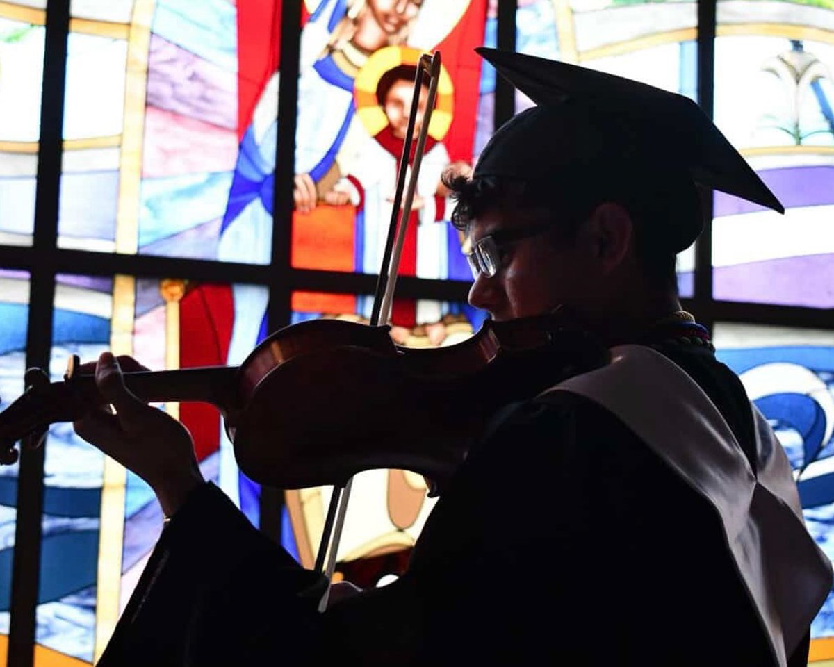 ThomasMoreKY's tweet photo. On to the next 🎓

We can't wait to celebrate the Class of 2026 this Saturday

#MakeItMore #ThomasMoreUniversity #Commencement https://t.co/lvjJLwea1h
