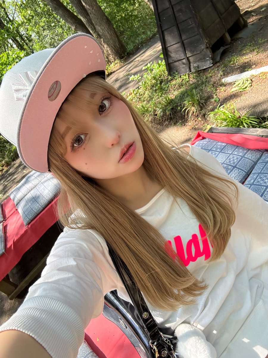 051426 ] 🐰#MOMO instagram “the perfect season for going out has