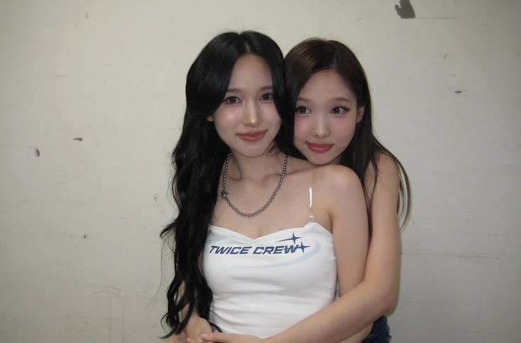Nayeon tweet media