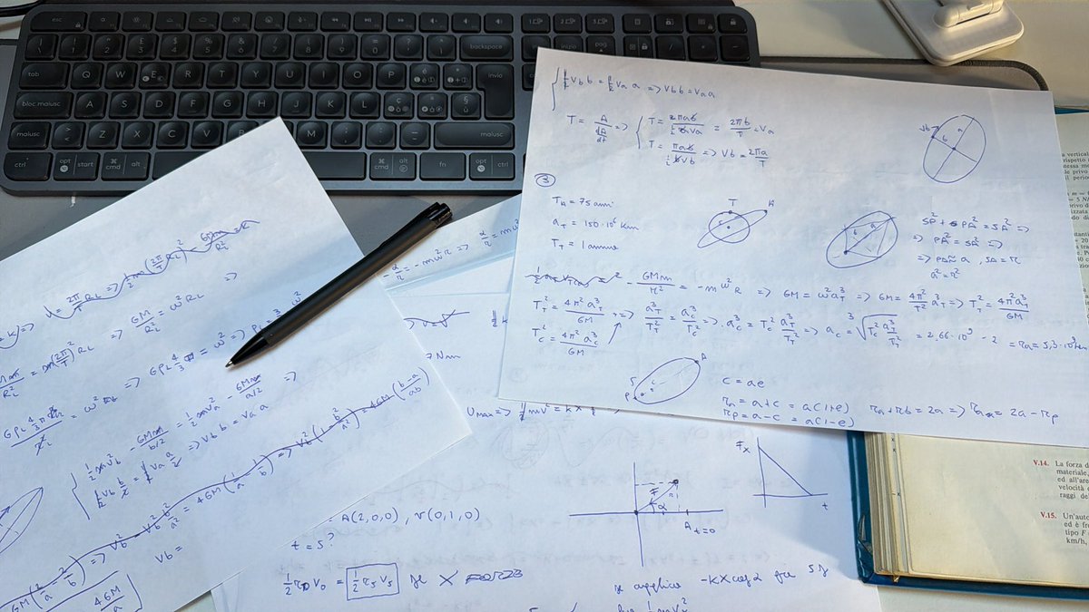 frances23398579's tweet photo. Studying physics from outside seems like you’re designing an F35 🛫 https://t.co/Bgz8E8d0jK