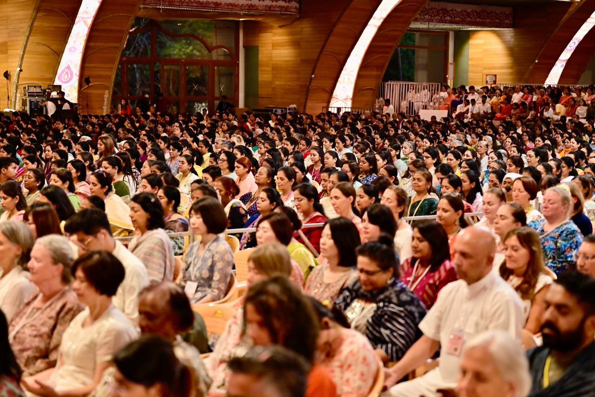Gurudev Sri Sri Ravi Shankar tweet media