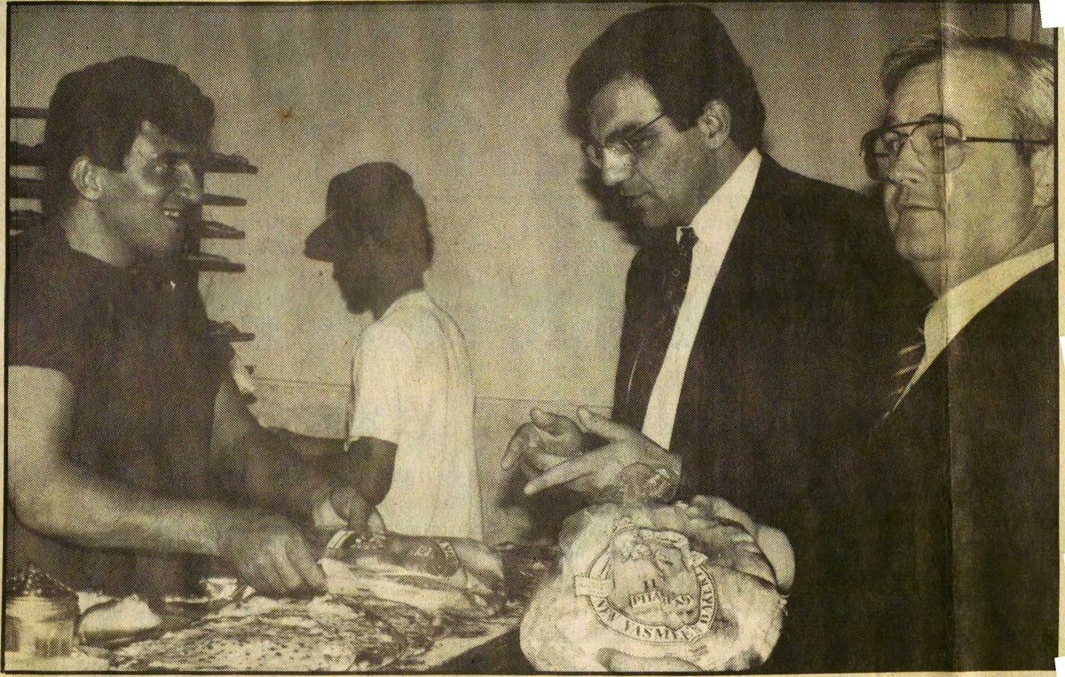 DearbornHMuseum's tweet photo. This feature on Arab American food businesses along the 13700 block of Warren Avenue was published 35 years ago this week in the Times Herald. https://t.co/e7TlBAVi8z