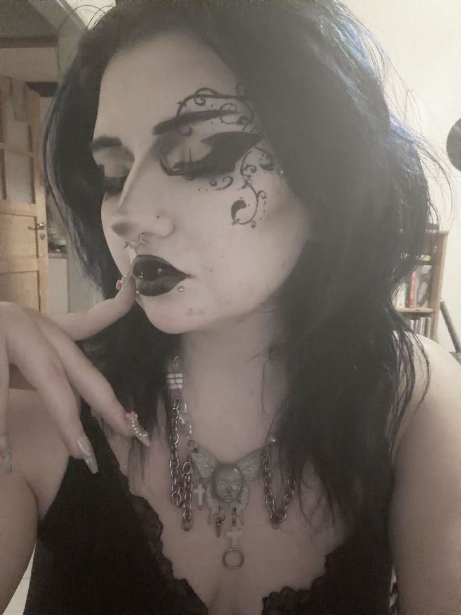 Goddess Natalia . ݁₊ ⊹ . ݁˖ . ݁ FINDOM tweet media