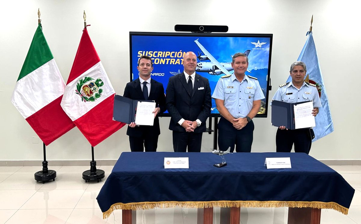 Leonardo_IT's tweet photo. 🔴#LDO_CS La Forza Aerea del Perù (Fuerza Aérea del Perú - FAP) ha ordinato un ulteriore velivolo multiruolo da trasporto #C27J #Spartan, nell’ambito del programma di rafforzamento delle sue capacità di mobilità aerea e tenendo conto della complessità della posizione geografica, del terreno e della necessità di raggiungere aree remote. Il contratto porta a cinque il numero complessivo di C-27J acquisiti dal Perù, con consegna al Grupo 8 della #FAP prevista nel 2027. Il programma contempla diversi vantaggi di offset, tra i quali la localizzazione di capacità di supporto, generando significativi ritorni sull’investimento. Quest’ultimo ordine rappresenta inoltre un importante traguardo per il programma, portando a 100 il numero totale di velivoli ordinati da 21 operatori nel mondo. Attualmente il C-27J è in servizio in 18 paesi. https://t.co/WlQOl4qMHD