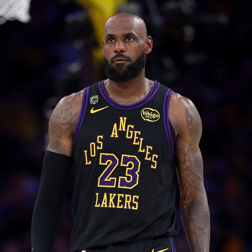 APHoops tweet media