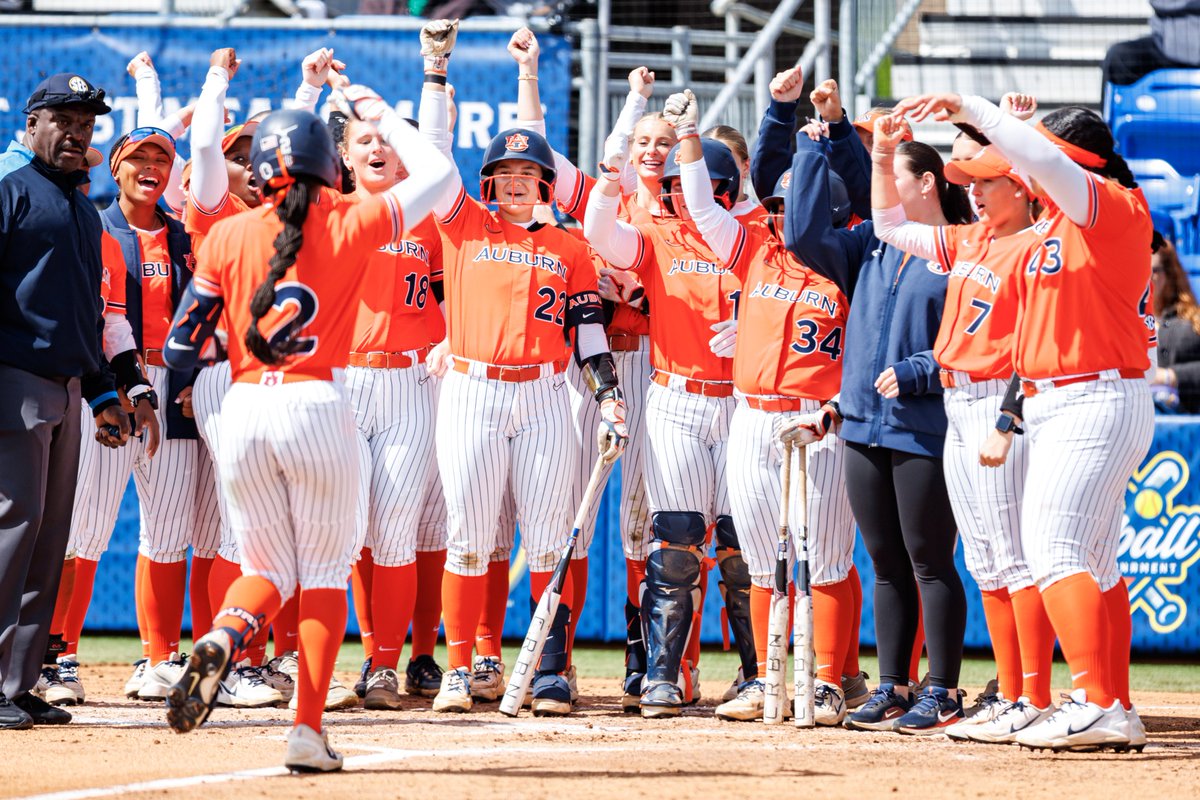 Auburn Softball tweet media