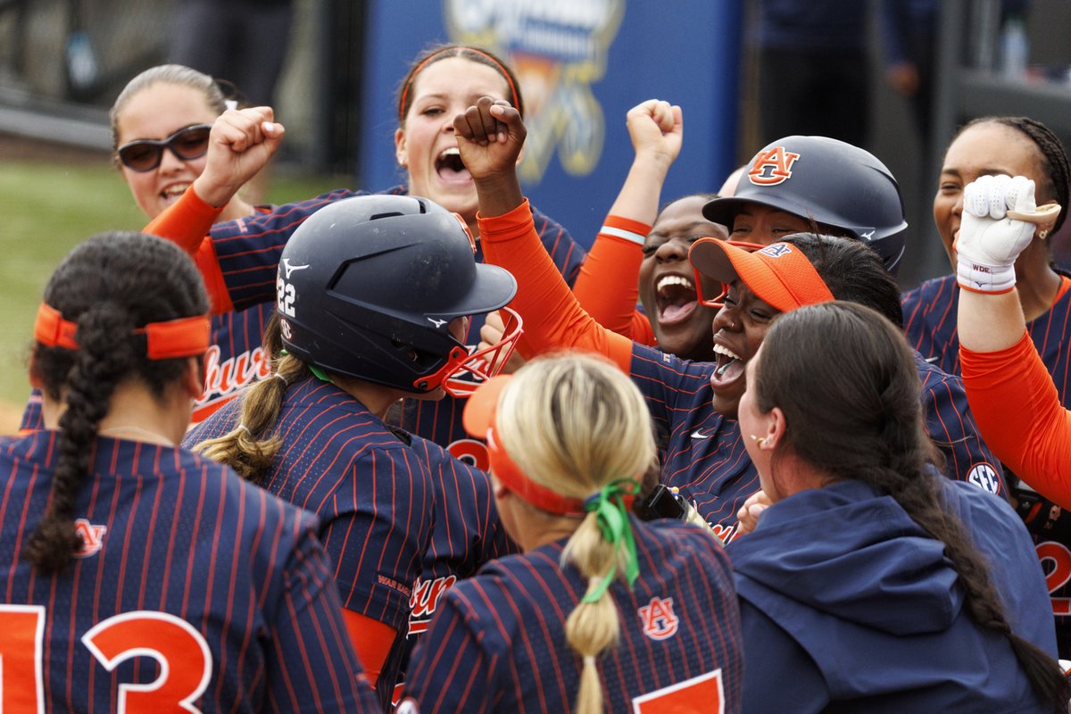 Auburn Softball tweet media