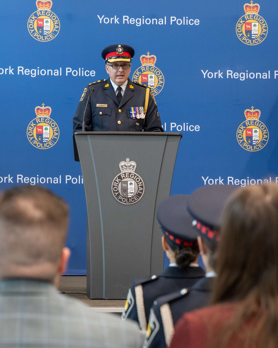 chiefmacsween's tweet photo. I'm not sure that others appreciate just how much time our auxiliaries donate to bettering our community, and just how much support they provide to our police service.

These are remarkable people doing amazing things every day, and meeting these dedicated volunteers to hand them their badges last night was a tremendous honour.

Good luck and congratulations to our newest class of auxiliary constables!