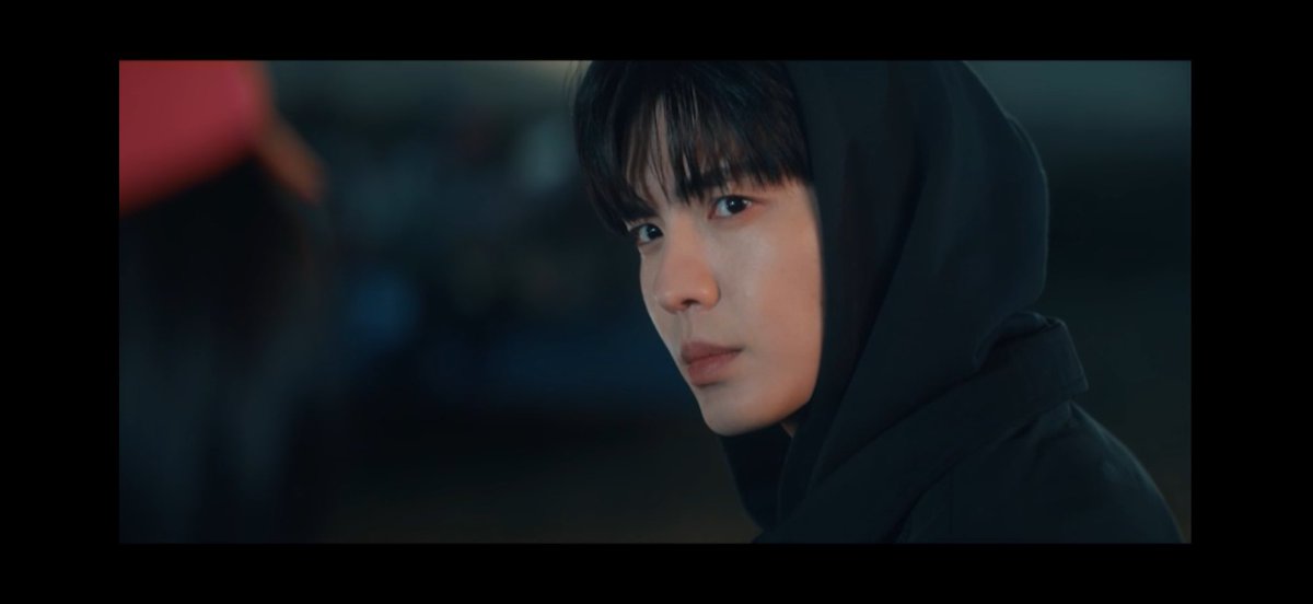 달 tweet media