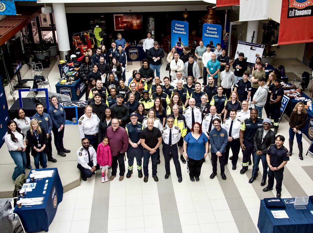Toronto Paramedic Services tweet media