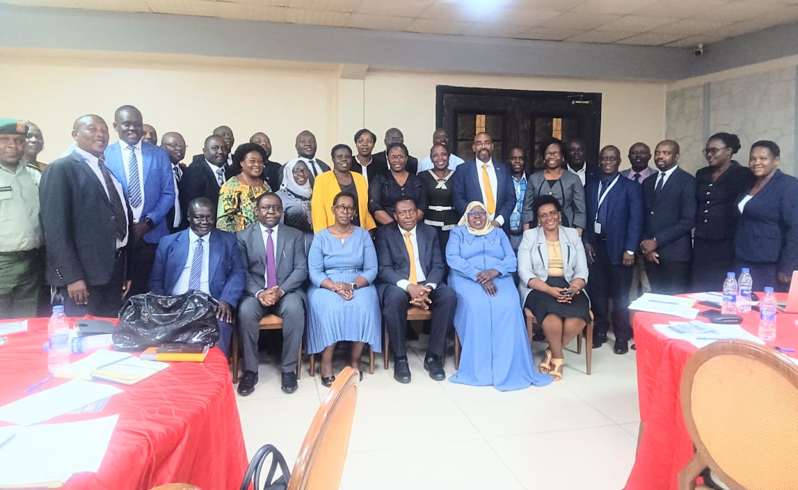 Amref_Uganda's tweet photo. Today @MinofHealthUG &amp; @MoESUganda held a workshop on Health Worker Curriculum Review.

PS @DianahAtwine:  while giving her opening speech she recommended all curricula be reviewed. During the meeting @Amref_Worldwide ’s PEP Project was validated by DGHS Prof. Olaro . https://t.co/3pleSceoXq