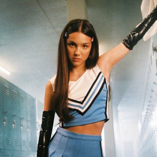 girlinsolove's tweet photo. happy birthday to one of the most iconic songs of this generation !!!! #good4u #5YearsOfGood4u https://t.co/wcjUXm8r7p