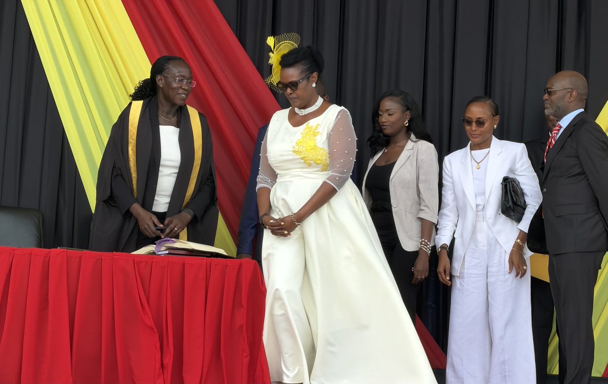 MargaretMuhanga's tweet photo. I want to thank God Almighty that out of the 10 cities in Uganda, I am the only female MP who represents a direct constituency. What an honour🙏🙏🙏. To the People of FP North Division, asanteni saana. Mungu ababarike… I’ll serve you with one heart, God being my guide. Alutta💪 https://t.co/dVAMa5y16e