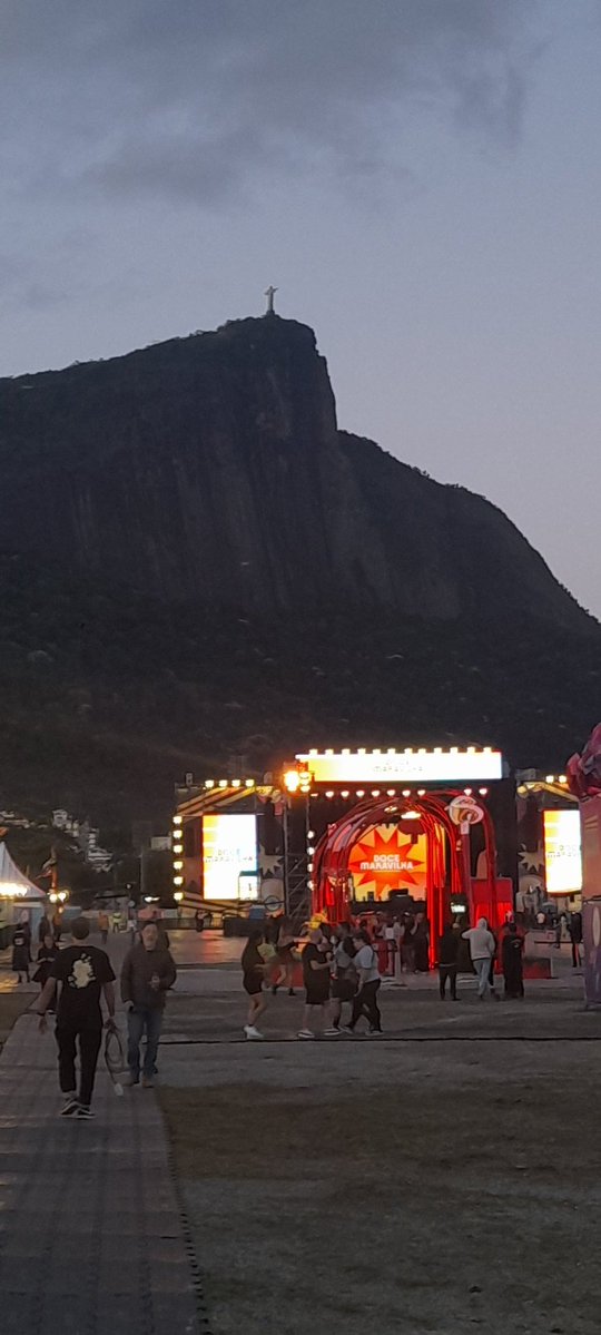 O Lucas Silveira e o Taxista tweet media